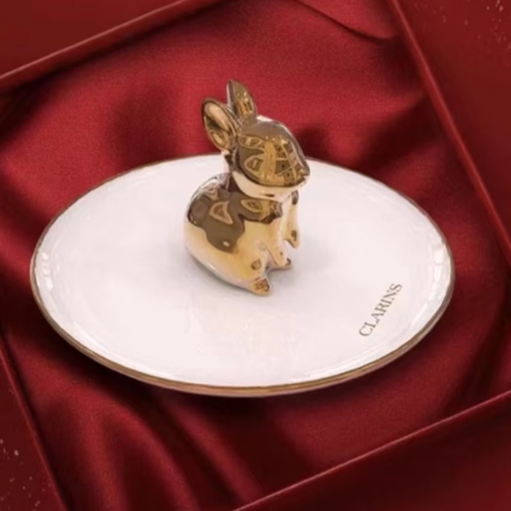 Clarins gift Bunny Ceramic plate - Picture 2 of 9